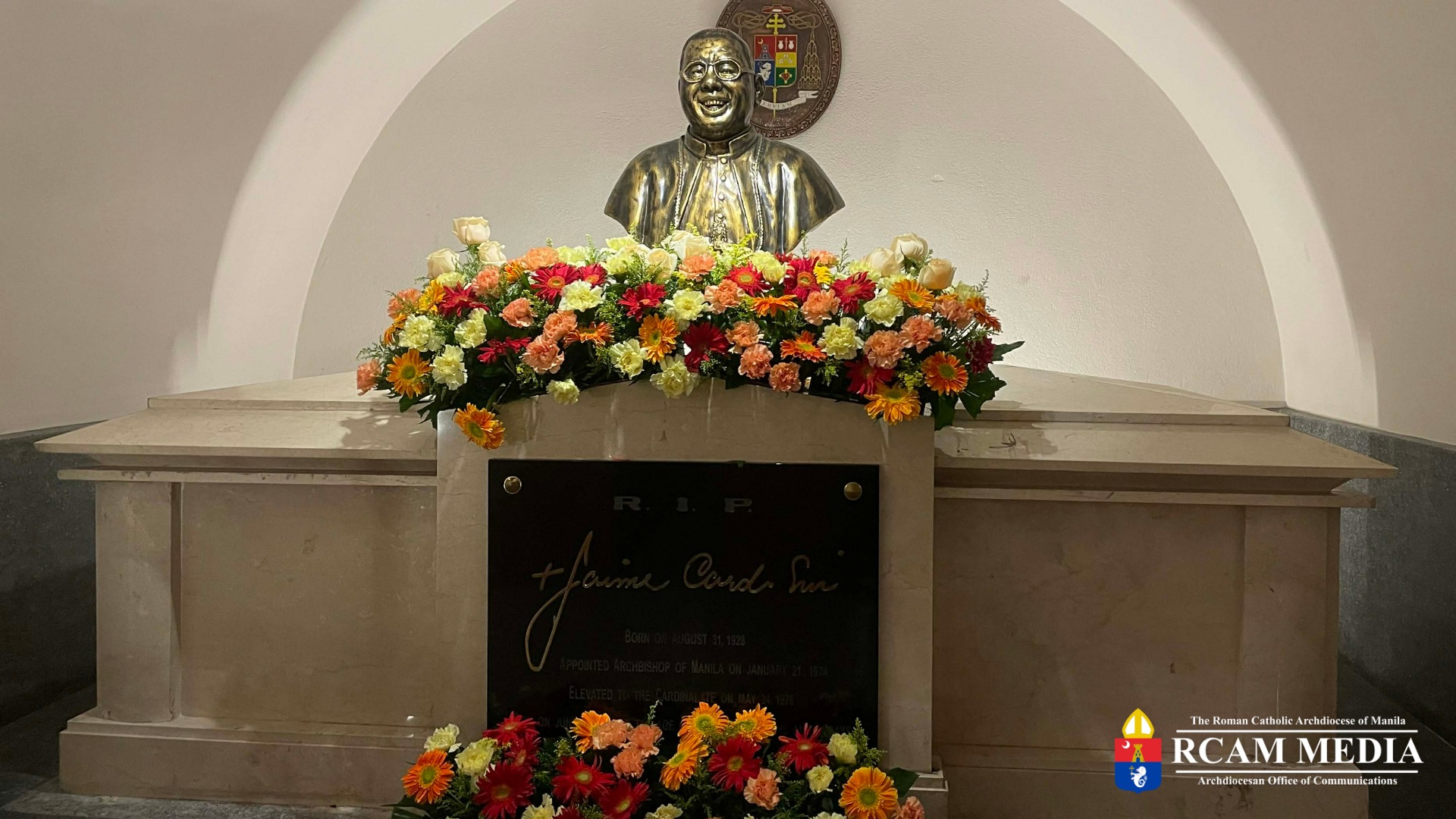 Fresh flowers adorn the tomb of Cardinal Jaime Sin at the Manila Cathedral crypt on Feb. 25, 2026, the 40th anniversary of the People Power Revolution he helped inspire. | Credit: RCAM Media