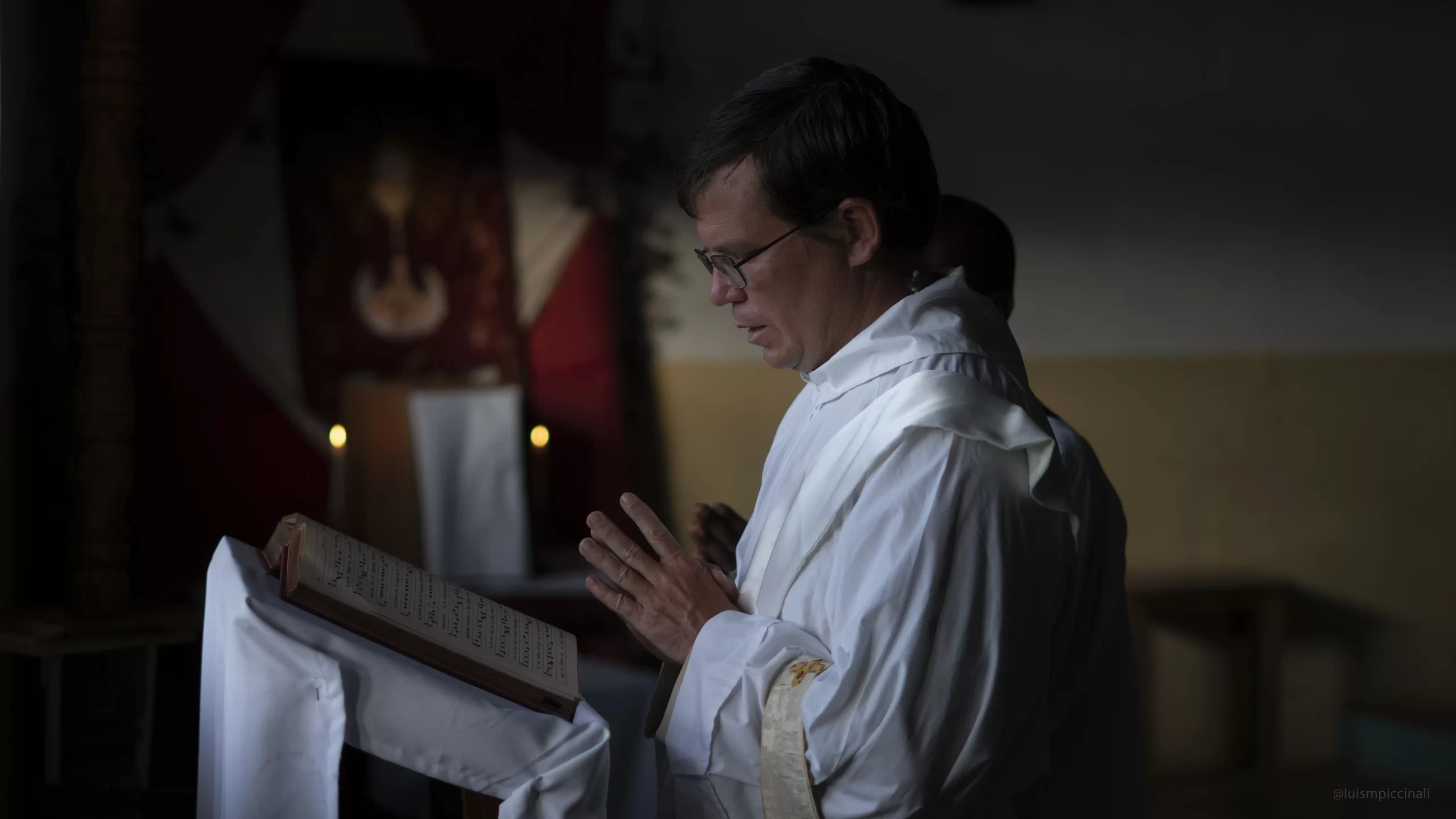 Father Federico Highton is one of two Argentine priests who in 2015 founded the Order of St. Elijah, whose motto is “Through my God I shall go over a wall,” which comes from Psalm 17. Credit: Luis M. Piccinali