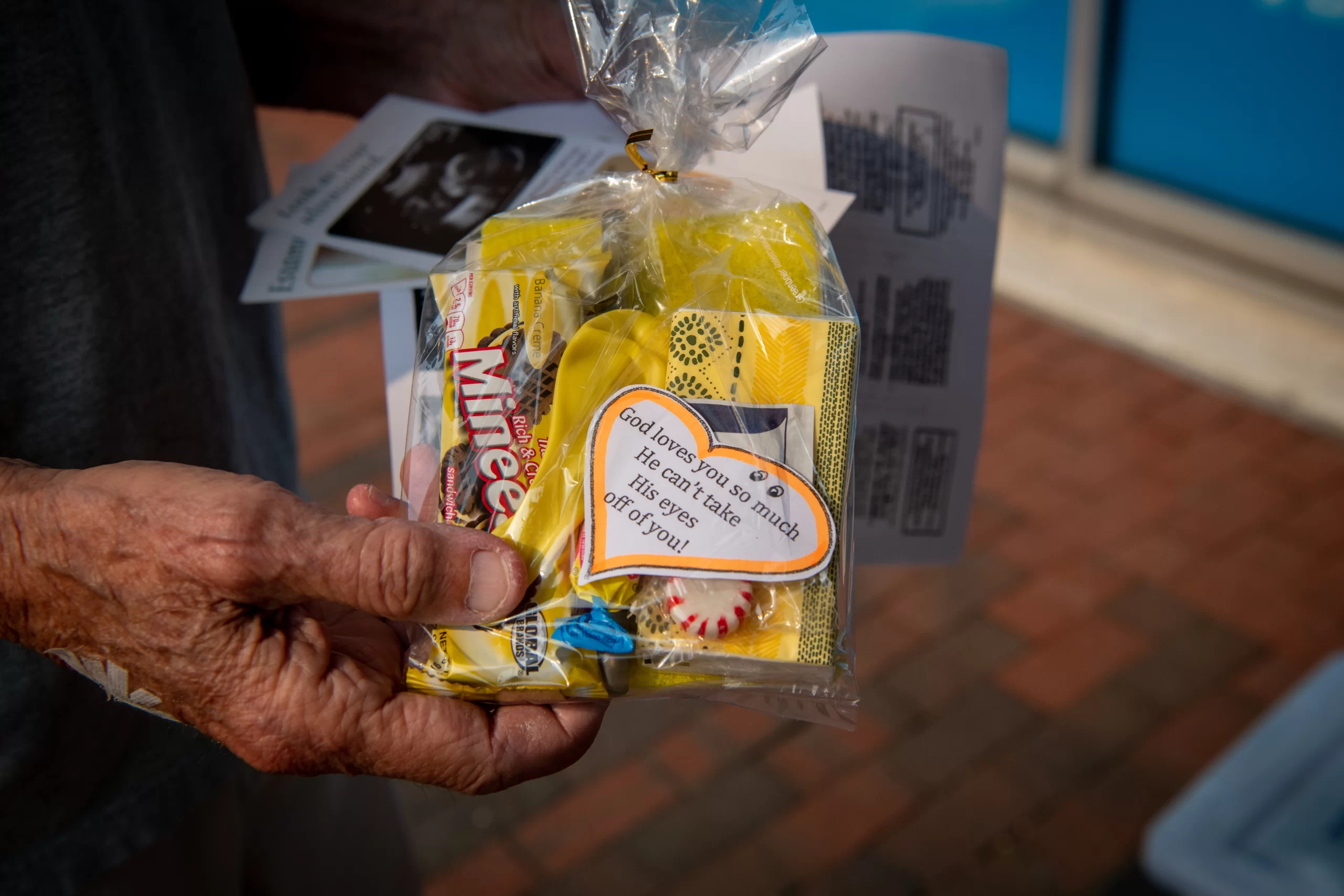 A sample of the items 80-year-old Dick Schafer hands out in front of the Planned Parenthood facility in Baltimore. Credit: Eric Stocklin/CNA