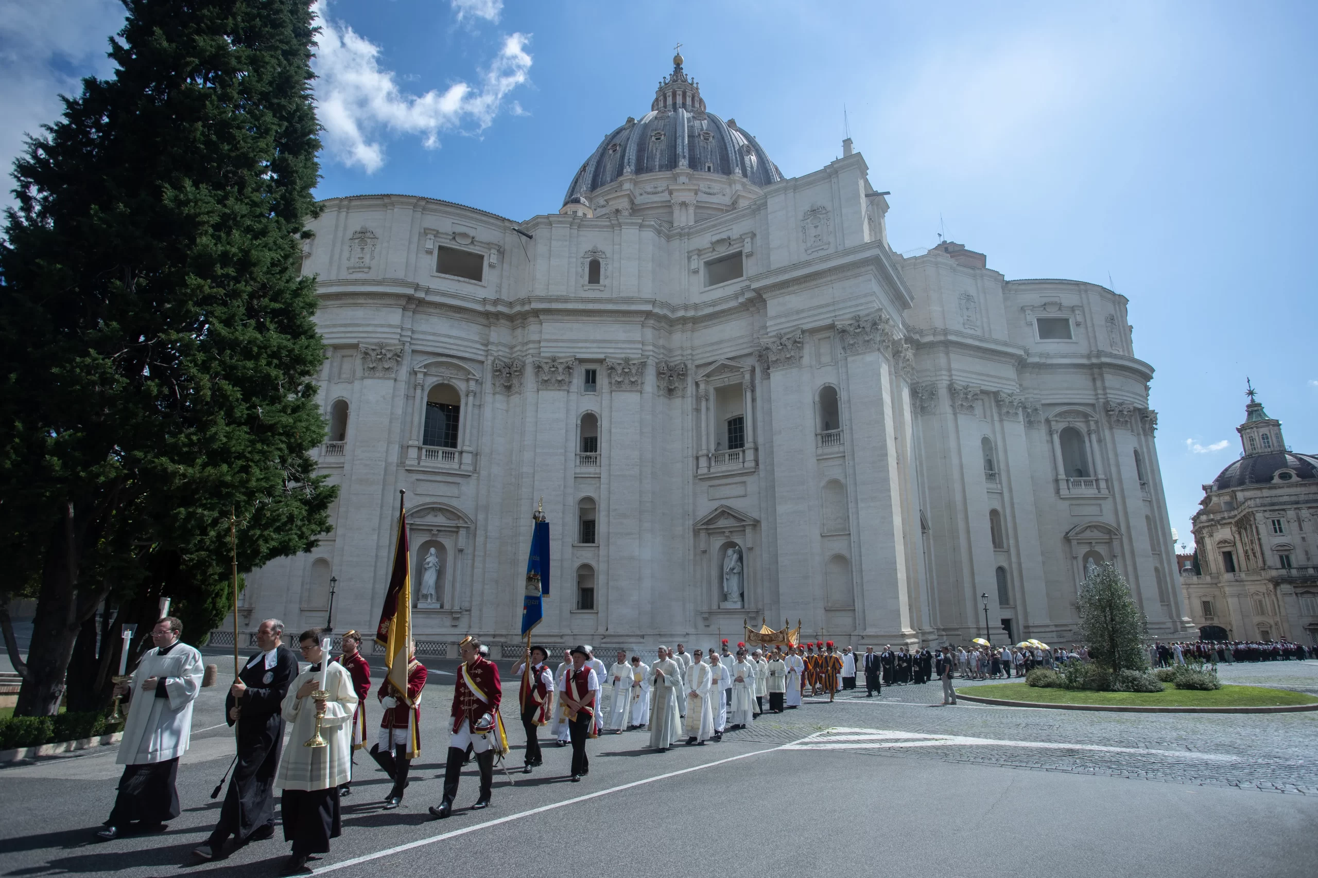 A Eucharistic procession through Vatican City on the Solemnity of the Most Holy Body and Blood of Christ. Daniel Ibáñez/CNA