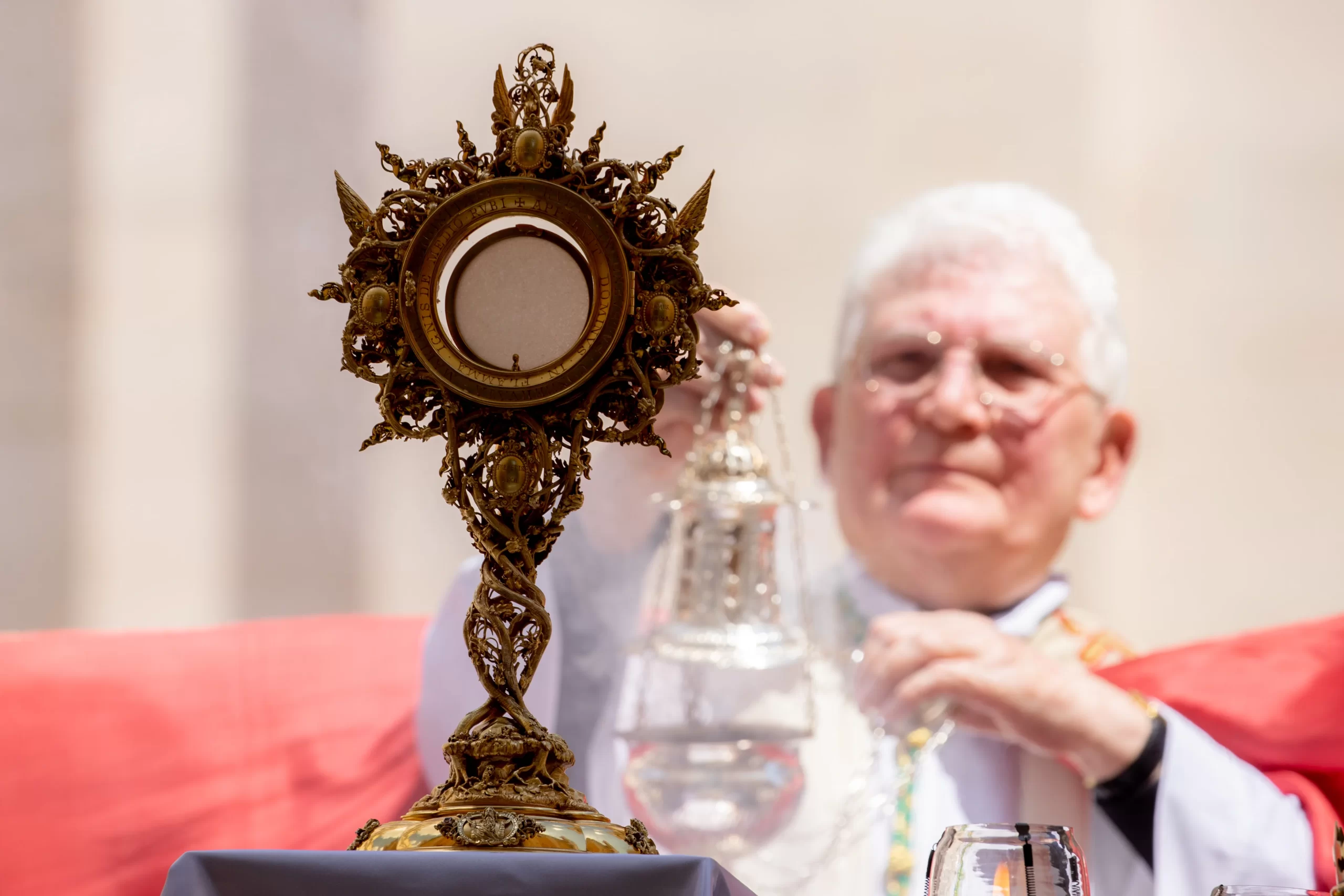 German Bishop Josef Clemens presided over the Mass and Eucharistic adoration on the the Solemnity of the Most Holy Body and Blood of Christ. Daniel Ibáñez/CNA