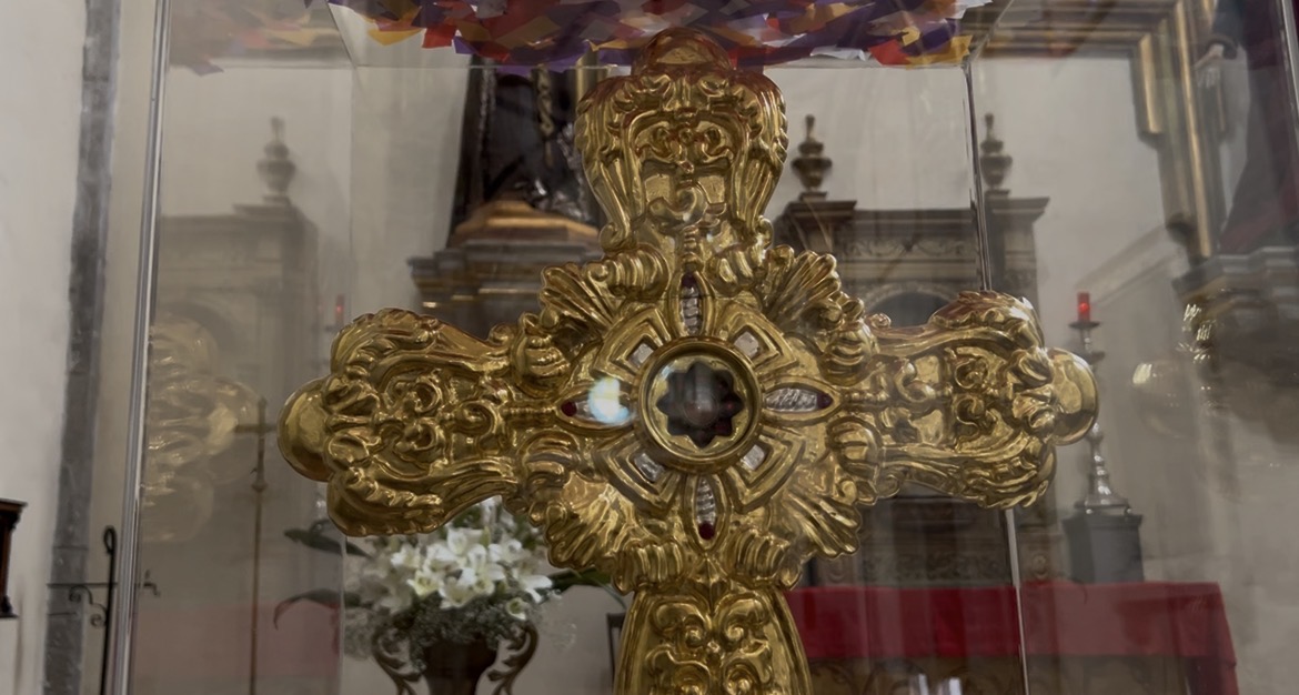 Reliquary containing a splinter of the true cross. | Credit: “EWTN Noticias”