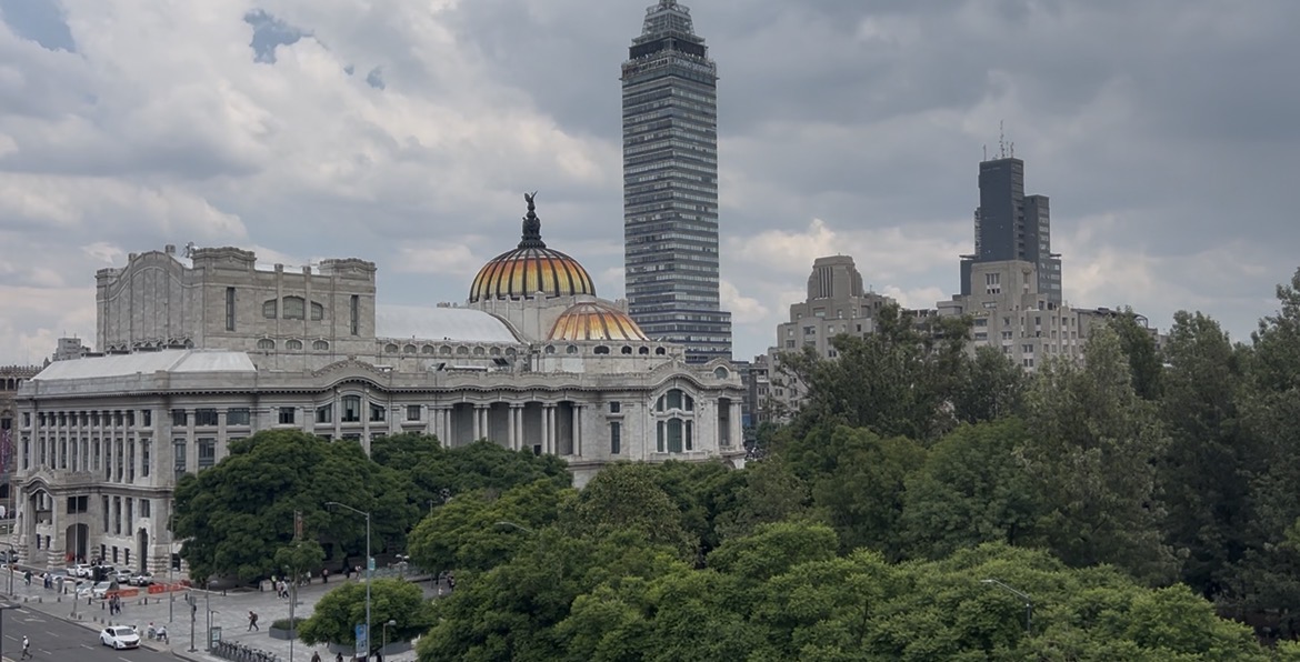 Visible in the background of the photo are the Torre Latinoamericana, the Palace of Fine Arts, and part of the Alameda Central. | Credit: “EWTN Noticias”