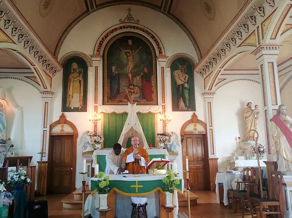 Archbishop Gérard Pettipas celebrates Mass at St. Bernard’s in Alberta, Canada, in 2021. Credit: Archdiocese of Grouard-McLennan photo/B.C. Catholic