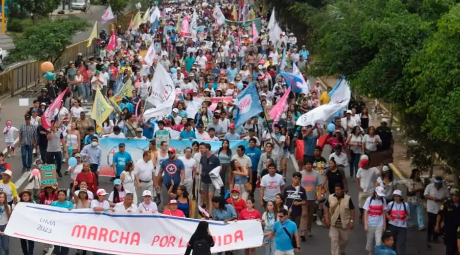 Thousands participated in the March for Life in Lima, Peru, on Saturday, March 25, 2023. Credit: David Lizarzaburo/March for Life